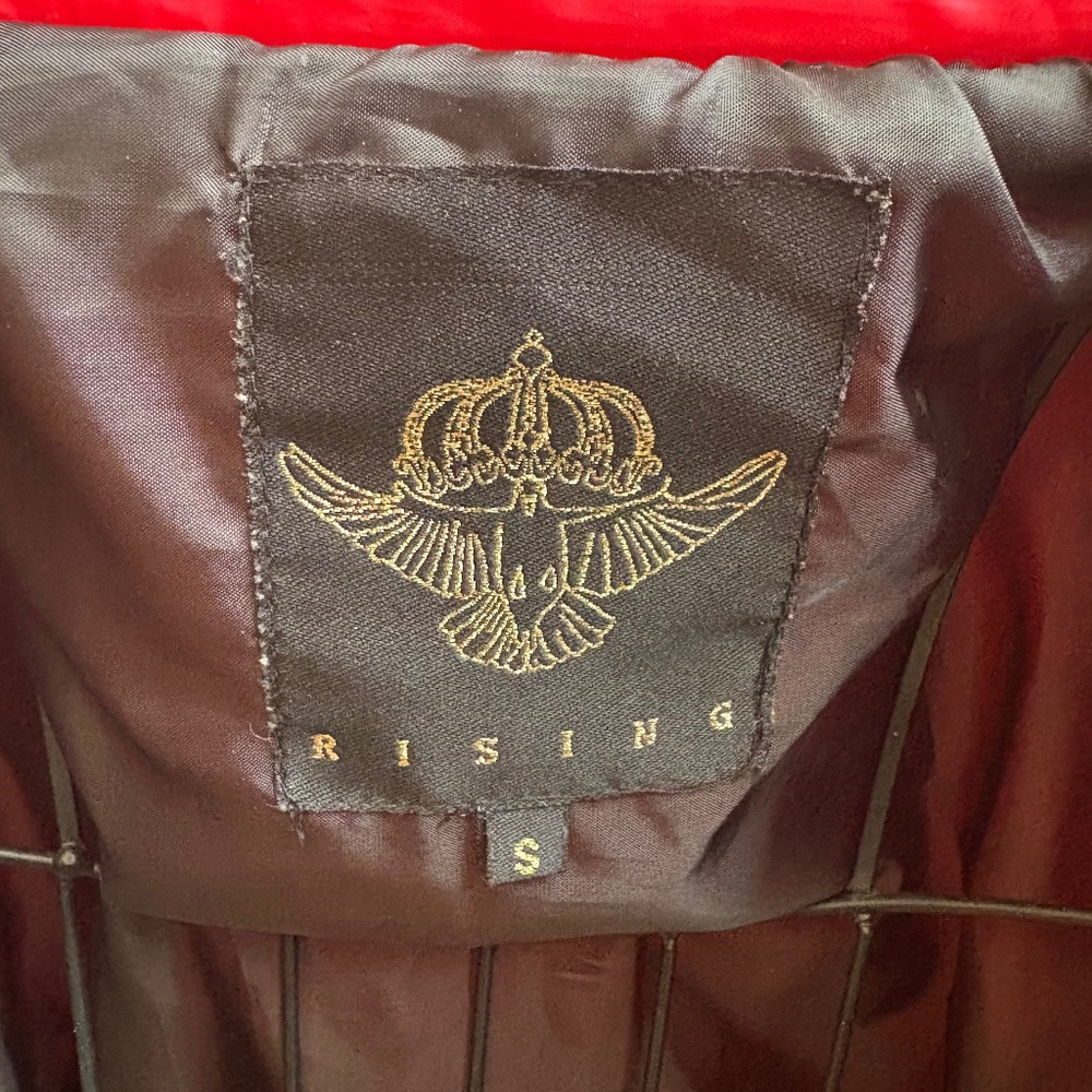 Red Cropped Puffer Jacket - Picture 6 of 7